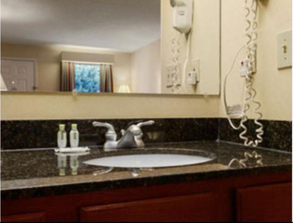 Baymont By Wyndham Warner Robins Motel Bilik gambar
